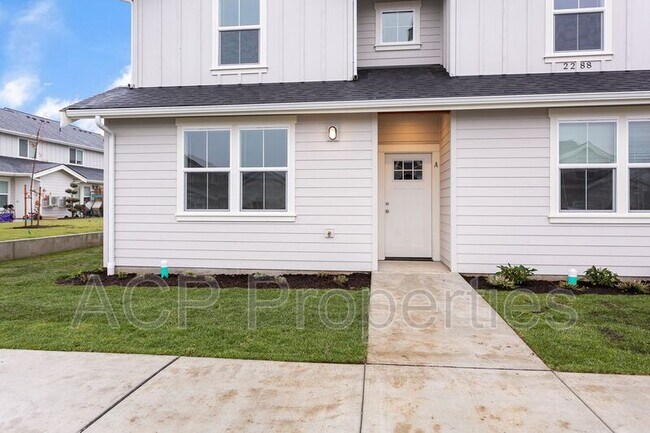 Building Photo - 2282 Brome St