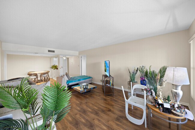 Foto del edificio - 10777 W Sample Rd