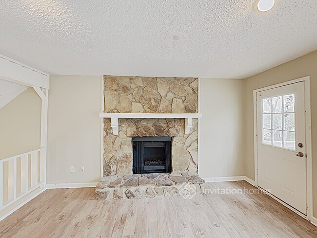 Foto del edificio - 2414 Sawmill Rd