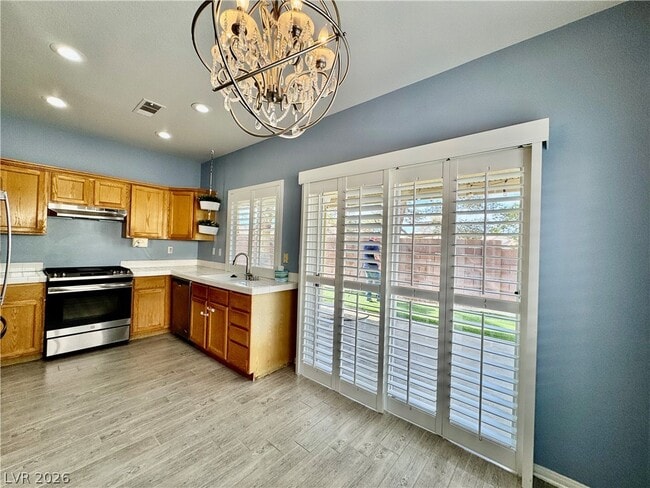 Foto del edificio - 8645 Emerald Grove Way