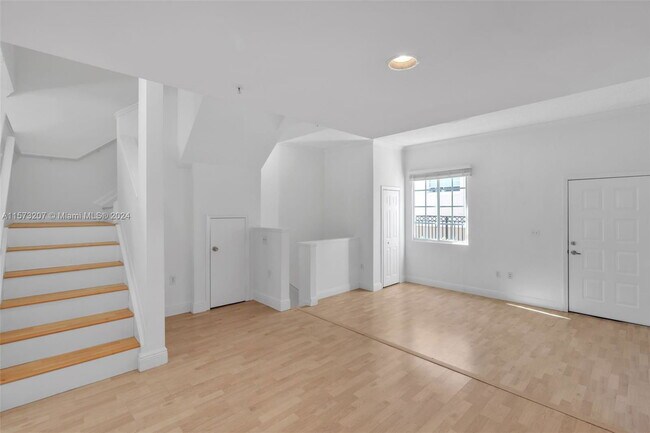 Photo - 2921 NE 185th St House