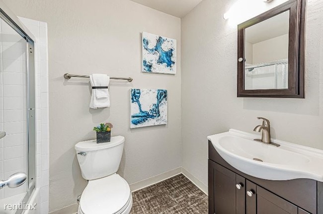 Building Photo - 1 br, 1 bath Apartment - 831 Wheeler Ave