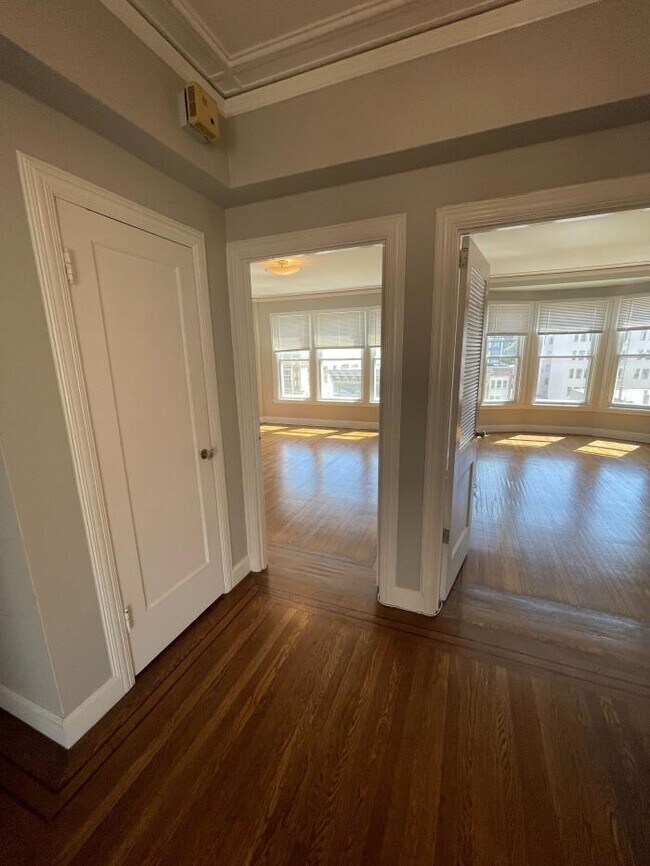 Building Photo - 2 bedroom in San Francisco CA 94109
