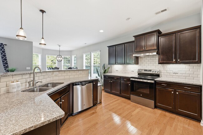 Foto del edificio - 10580 Skipping Rock Ln NW