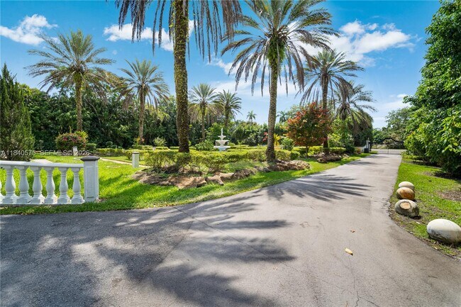 Foto del edificio - 14401 SW 63rd St