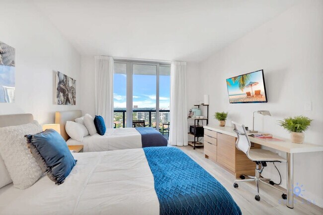 Foto del edificio - 2602 E Hallandale Beach Blvd