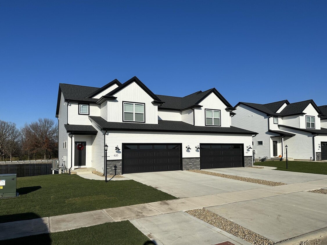 Photo - 626 Rapp Dr (Mahomet, IL)