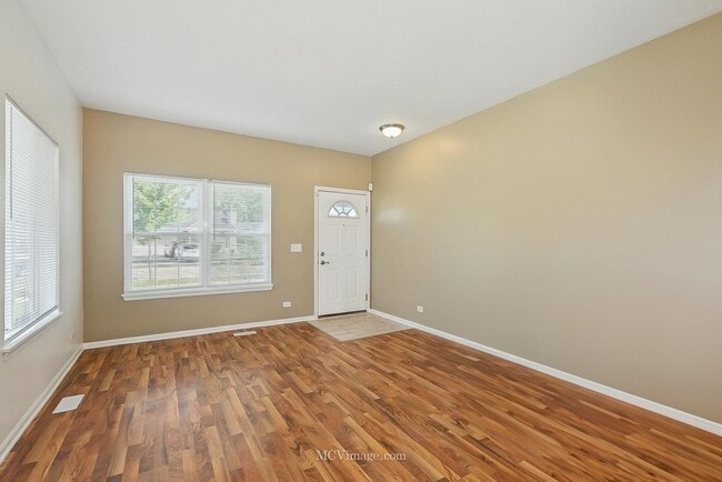 Building Photo - 2260 Rebecca Cir