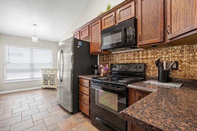 Foto del edificio - 18102 Leafwood Cir