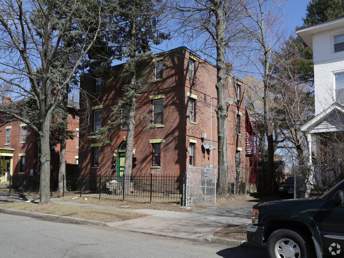 Foto del edificio - 80 Edwards St