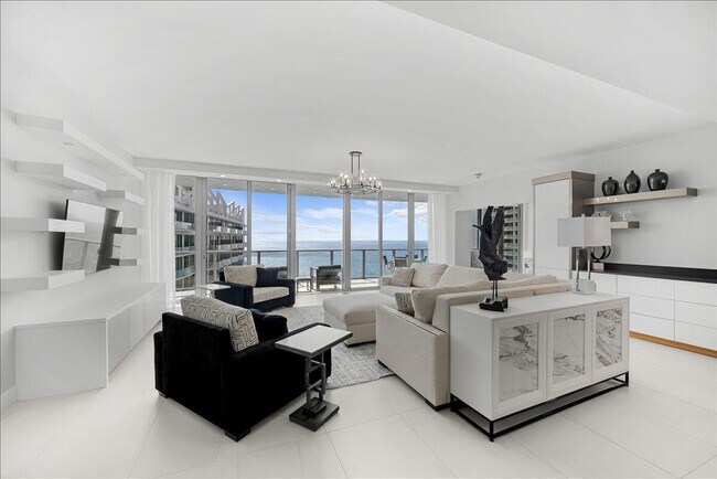 Foto del edificio - 3100 N Ocean Dr