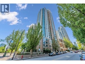 Building Photo - 388 Drake St