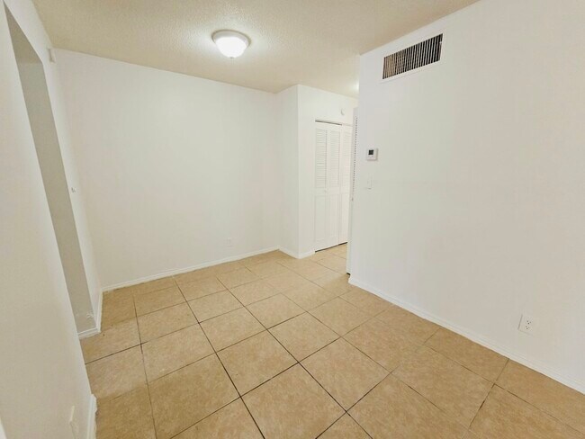 Building Photo - 4760 NW 24th Ct
