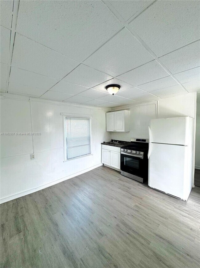 Foto del edificio - 25 SW 10th St