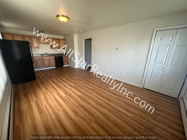 Building Photo - 1549 Karluk St