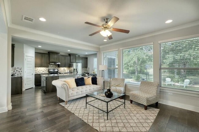 Building Photo - Stunning 3-Bedroom Modern Home with Luxuri...