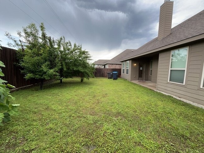 Building Photo - 8217 Spruce Meadows Dr