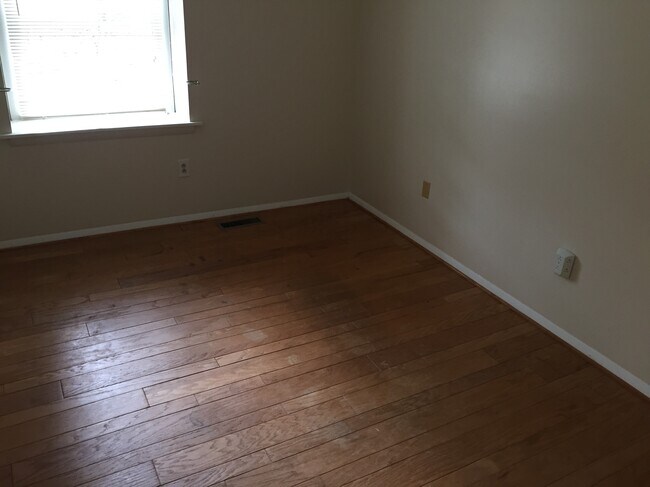 Dormitorio 3 - 2805 Wellesley Ct