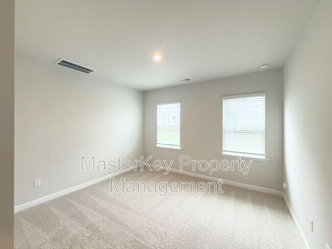 Building Photo - 804 Hillfarm Dr