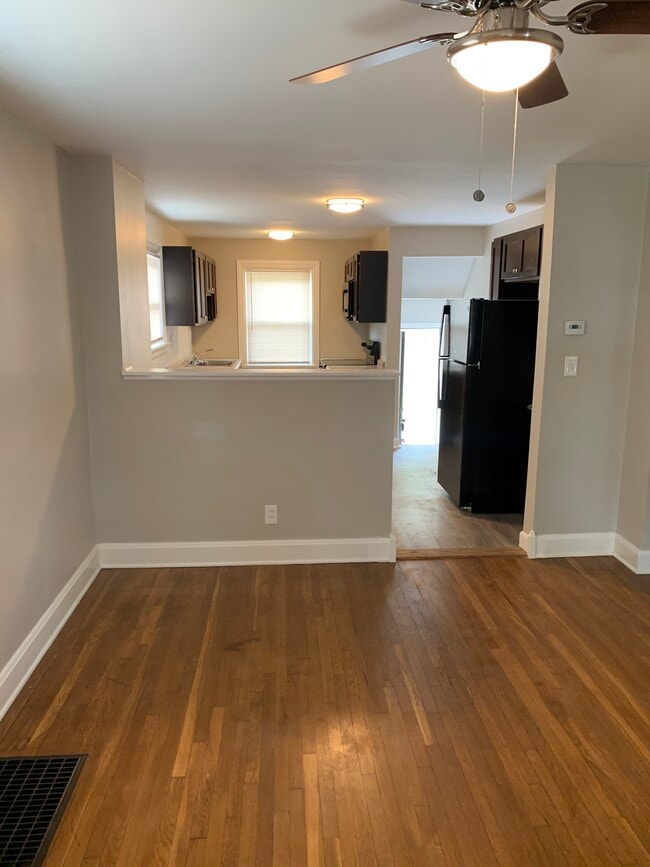 Building Photo - 6847 Roe St