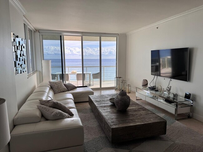 Building Photo - 704 N Ocean Blvd