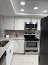Building Photo - 4620 Bay Blvd