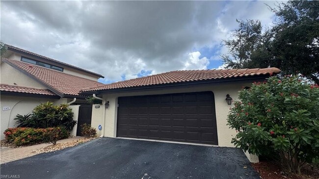 Building Photo - Available May 1st – Luxury Golf Villa in Lely! Walk to Pool, Minutes to Beaches & US Open Pickleb...