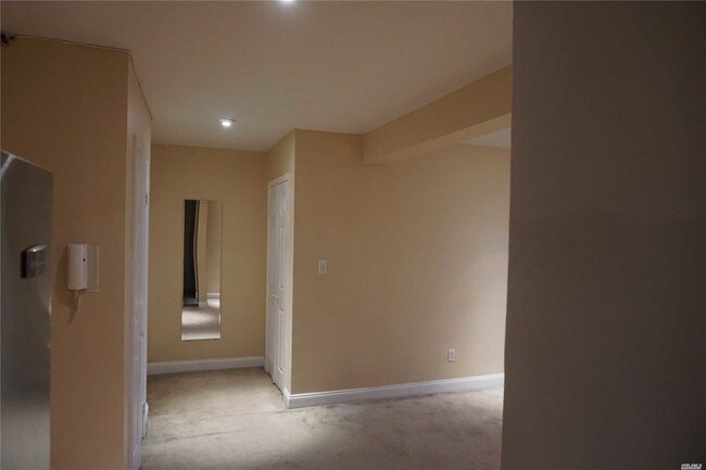 Foto del edificio - 65-15 Alderton St