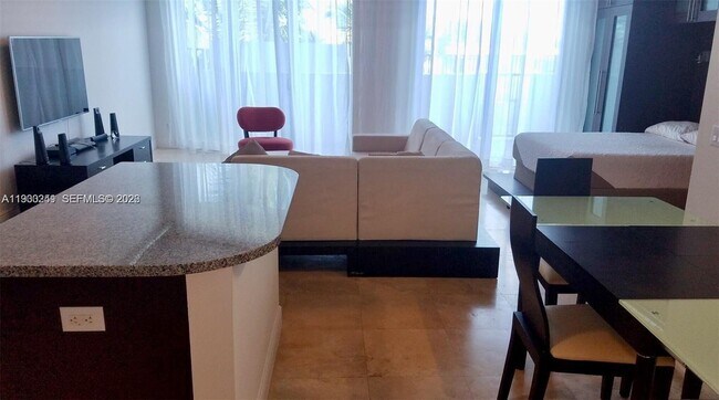 Foto del edificio - 3029 NE 188th St