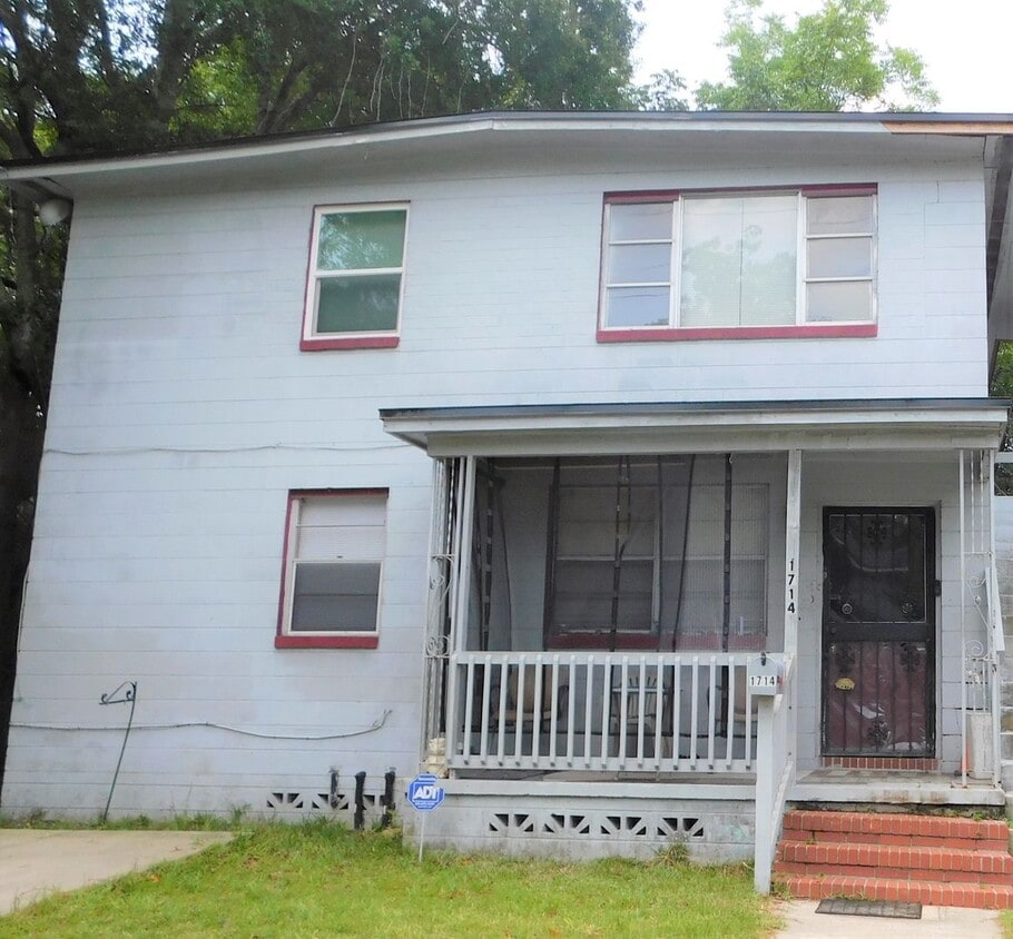 Primary Photo - 1716 W 26th St