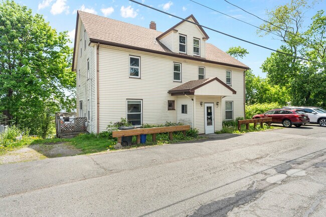 Building Photo - 12 Folger Ave