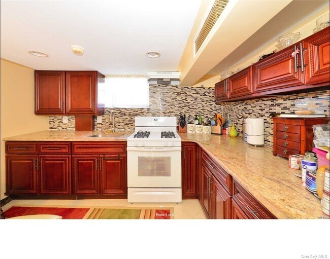 Building Photo - 153-08-153-77 77th Rd