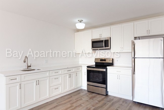 Building Photo - 355 Estabrook St