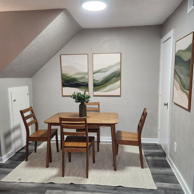 Building Photo - Rosehill Place Townhomes