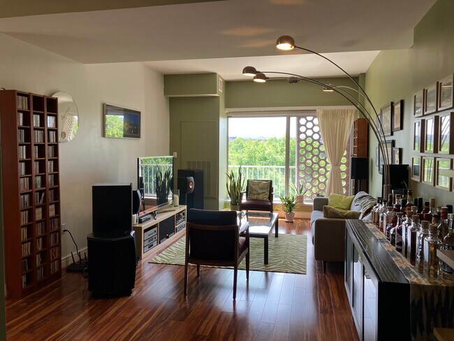 Sala de estar - 800 4th St SW