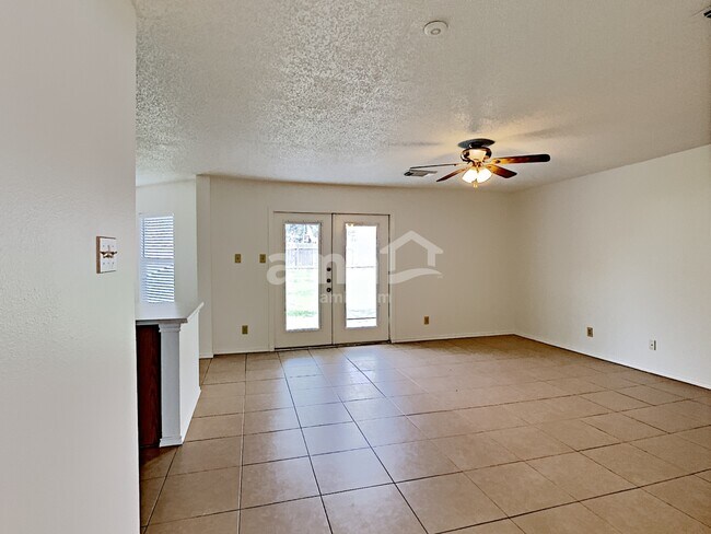 Foto del edificio - 8302 Parry Path