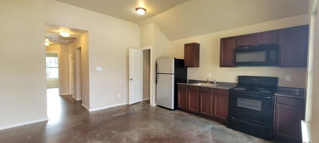 Foto del edificio - Amazing 3 Bed/1 Bath, Newer Construction, ...
