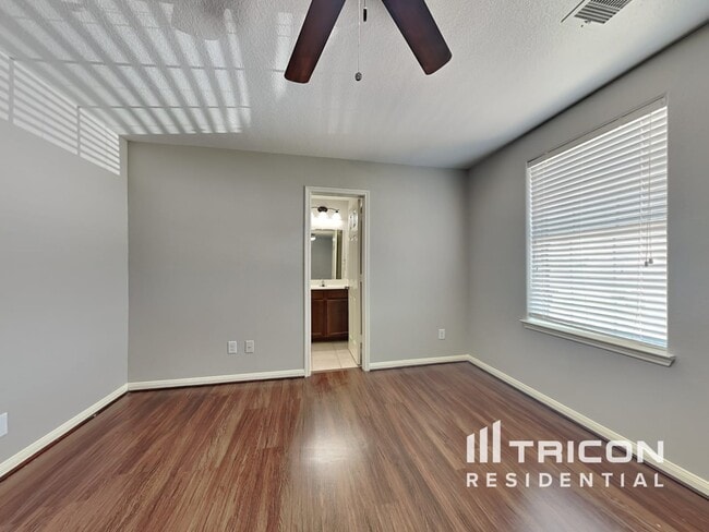 Building Photo - 6714 Clover Walk Ln