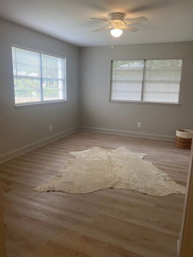 Building Photo - OCEAN SPRINGS GOLF CART DISTRICT - 3 BED 1 BATH HOUSE