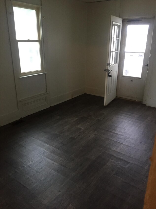 Building Photo - 328 S Pierce St