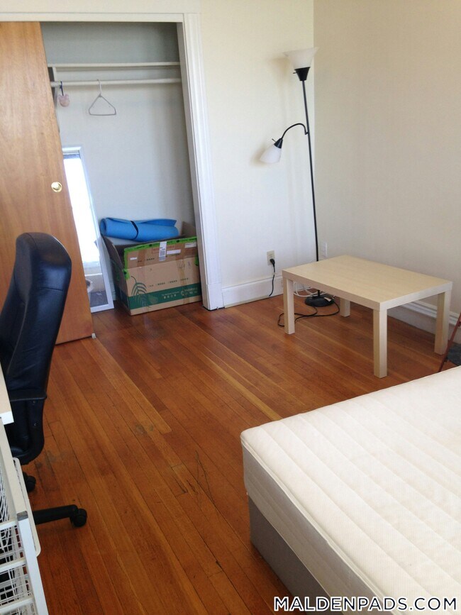 Building Photo - 17-19-19 Washington St S