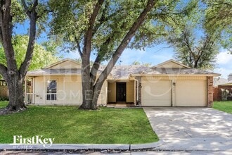 Building Photo - 2437 Slaton Dr