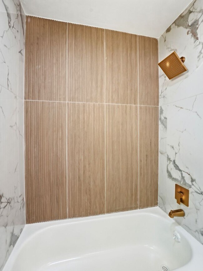 Foto del edificio - Fully Renovated Rental with Designer Kitchen, Modern Bath & Bonus Spaces – Stratford, NJ