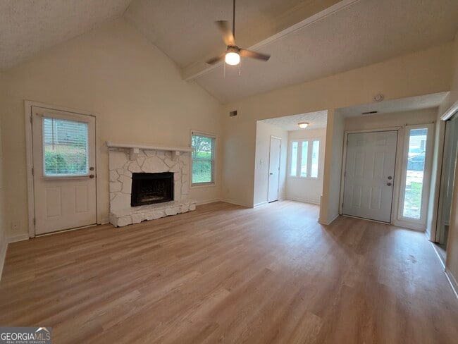 Building Photo - 450 Booth Cir SW