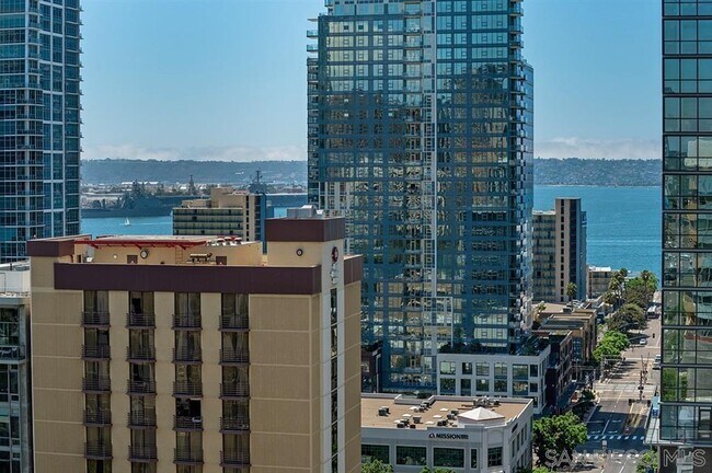 Building Photo - 350 W Ash St