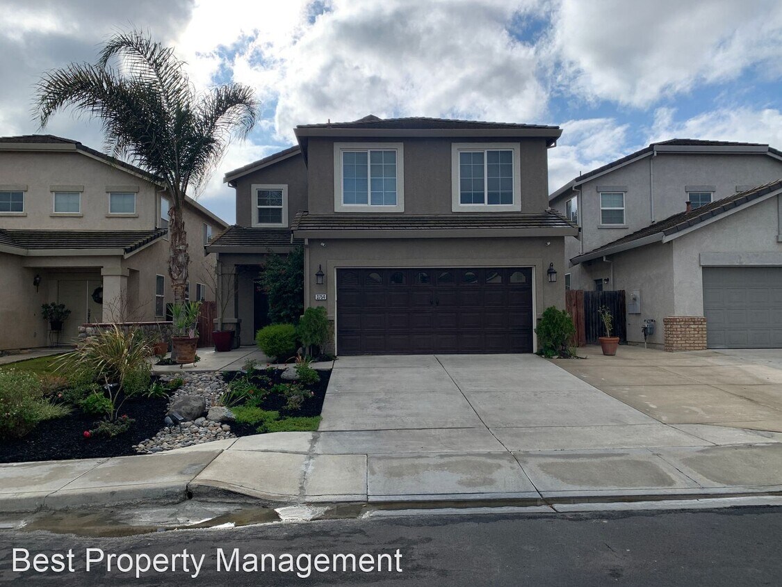 Primary Photo - 5 br, 2.5 bath House - 3754 Sailboat Drive