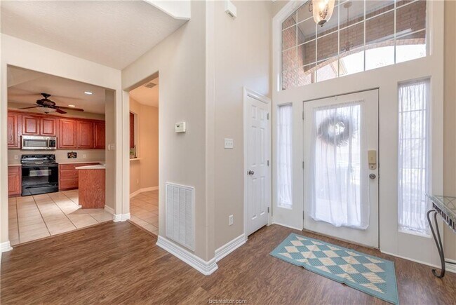 Building Photo - 305 Chimney Hill Dr