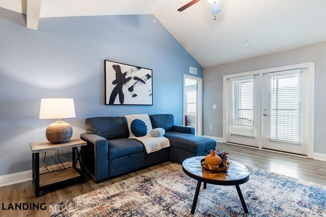 Building Photo - 305 Laredo Dr