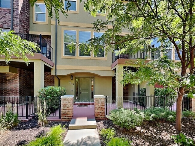 Building Photo - 713 Kirkbride Ave