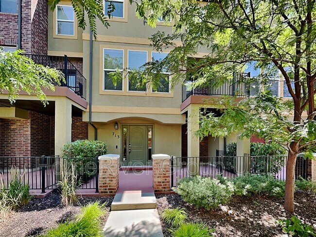 Foto del edificio - 713 Kirkbride Ave